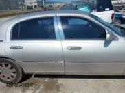 ✅ 2005 Lincoln Town Car Signature Limited • VIN: 1LNHM82W65Y644453 • Lot: 42425042. Listed on IAAI with 105,732 mi. Free auction sales archive from the USA and detailed vehicle history report at DreamBid. Image 13.