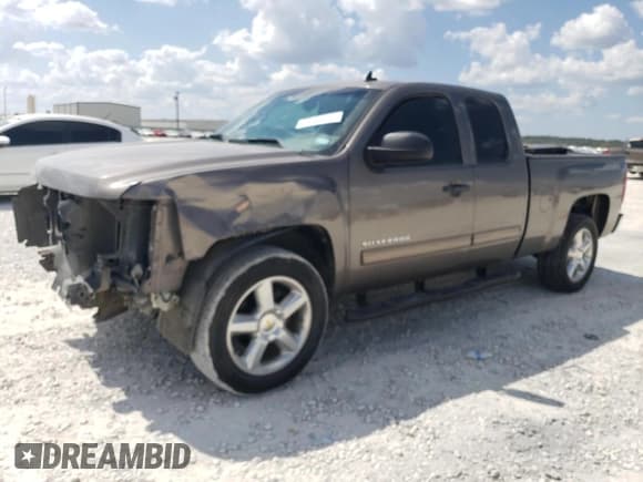 ✅ 2013 Chevrolet Silverado 1500 LS • VIN: 1GCRCREA8DZ116715 • Lot: 72386514. Listed on Copart with 261,481 mi. Free auction sales archive from the USA and detailed vehicle history report at DreamBid. Image 1.