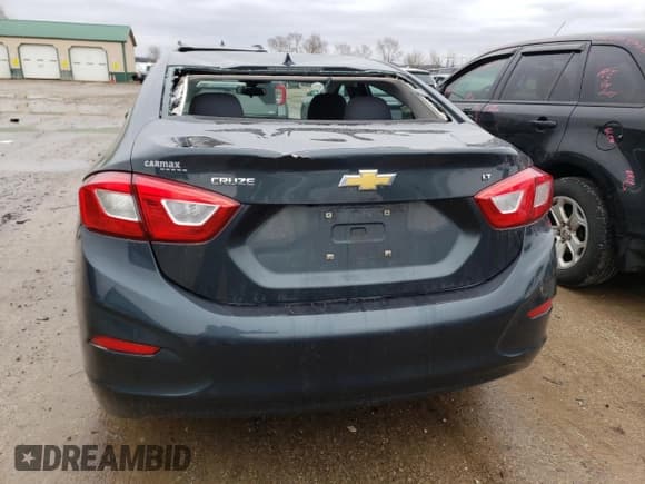 ✅ 2018 Chevrolet Cruze LT • VIN: 1G1BE5SMXJ7177650 • Lot: 43021273. Listed on Copart with 38,694 mi. Free auction sales archive from the USA and detailed vehicle history report at DreamBid. Image 6.