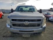 ✅ 2007 Chevrolet Silverado 2500HD 1LT • VIN: 1GCHK24617E564552 • Lot: 94405315. Wystawiony na Copart z przebiegiem 84 082 mil. Bezpłatny archiwum sprzedaży aukcyjnych z USA i szczegółowy raport historii pojazdu na DreamBid. Zdjęcie 5.