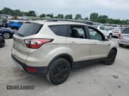 ✅ 2017 Ford Escape SE • VIN: 1FMCU0GD6HUE18878 • Lot: 60573815. Wystawiony na Copart z przebiegiem 119 037 mil. Bezpłatny archiwum sprzedaży aukcyjnych z USA i szczegółowy raport historii pojazdu na DreamBid. Zdjęcie 3.