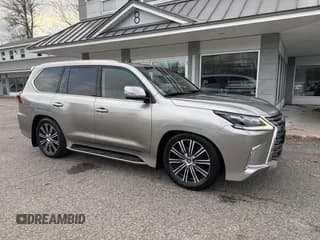 ✅ 2018 Lexus LX 570 • VIN: JTJHY7AX6J4263505 • Lot: 43700643. Wystawiony na IAAI z przebiegiem 85 124 mil. Bezpłatny archiwum sprzedaży aukcyjnych z USA i szczegółowy raport historii pojazdu na DreamBid. Zdjęcie 1.