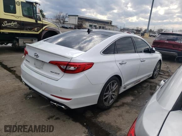 ✅ 2015 Hyundai Sonata Sport • VIN: 5NPE34AB9FH068670 • Lot: 42198423. Listed on Copart with 69,034 mi. Free auction sales archive from the USA and detailed vehicle history report at DreamBid. Image 3.