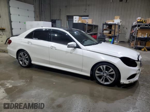 ✅ 2015 Mercedes-Benz E 350 Sport • VIN: WDDHF8JB4FB117132 • Lot: 84226755. Listed on Copart with 58,718 mi. Free auction sales archive from the USA and detailed vehicle history report at DreamBid. Image 4.
