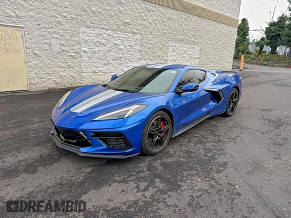 ✅ 2021 Chevrolet Corvette 3LT • VIN: 1G1YC2D4XM5122952 • Lot: 95783895. Wystawiony na Copart z przebiegiem 11 859 mil. Bezpłatny archiwum sprzedaży aukcyjnych z USA i szczegółowy raport historii pojazdu na DreamBid. Zdjęcie 2.