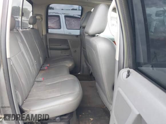 2006 Dodge 1500 SLT z VIN 1D7HA18216S610195, wystawiony jako IAAI lot #42700717 z przebiegiem 173 837 mil mil oraz . Historia ofert i sprzedaży dostępna na DreamBid. Obrazek 8.