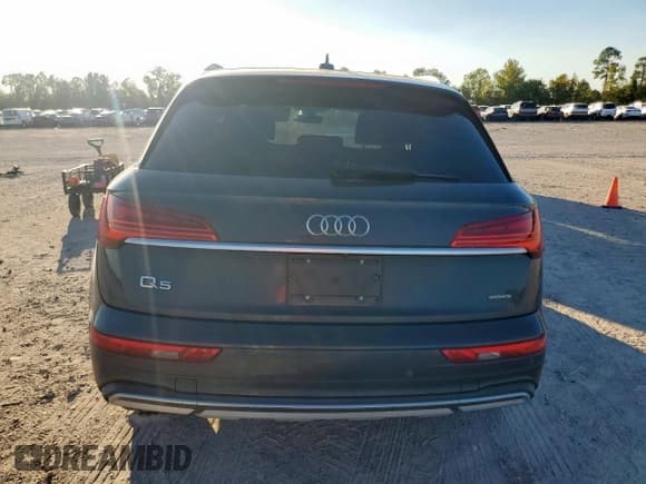 ✅ 2021 Audi Q5 Premium • VIN: WA1AAAFY5M2092988 • Lot: 90575945. Wystawiony na Copart z przebiegiem 55 293 mil. Bezpłatny archiwum sprzedaży aukcyjnych z USA i szczegółowy raport historii pojazdu na DreamBid. Zdjęcie 6.