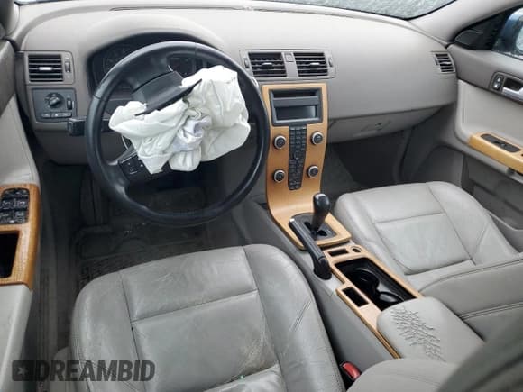 ✅ 2008 Volvo V50 2.4L • VIN: YV1MW382X82382152 • Лот: 74745624. Опубликован ранее на Copart с пробегом 228 565 миль. Бесплатный доступ к архиву аукционных продаж из США и подробный отчёт об истории автомобиля на DreamBid. Изображение 8.