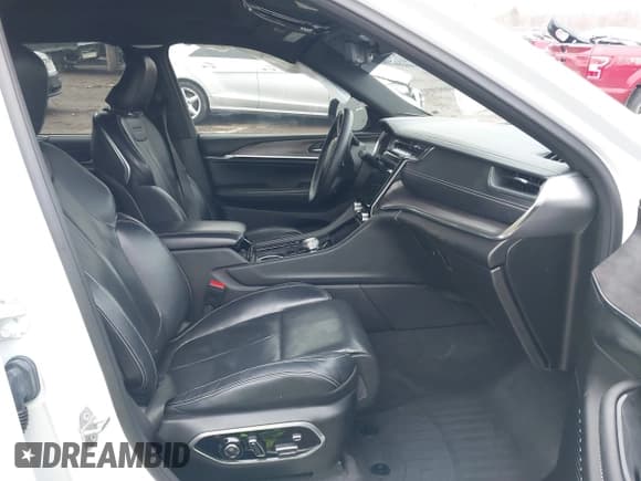 ✅ 2022 Jeep Grand Cherokee Overland • VIN: 1C4RJJDG8N8589566 • Lot: 41557173. Listed on IAAI with 54,837 mi. Free auction sales archive from the USA and detailed vehicle history report at DreamBid. Image 5.