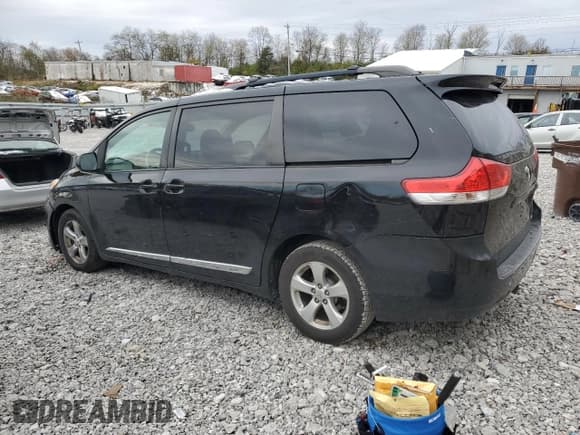 ✅ 2012 Toyota Sienna LE • VIN: 5TDKK3DC7CS269736 • Lot: 92416165. Listed on Copart with 223,004 mi. Free auction sales archive from the USA and detailed vehicle history report at DreamBid. Image 2.