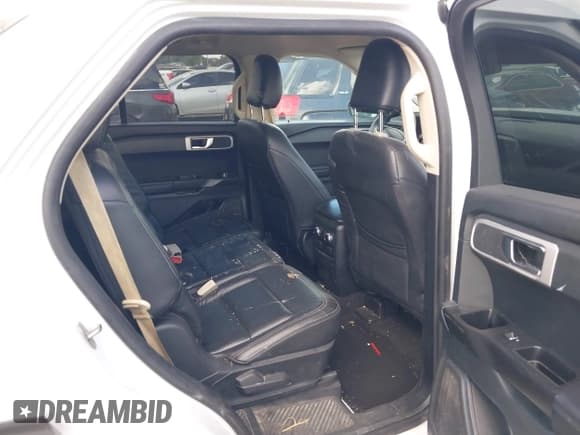 ✅ 2021 Ford Explorer • VIN: 1FMSK7BH5MGA81486 • Lot: 43375334. Wystawiony na IAAI z przebiegiem 148 782 mil. Bezpłatny archiwum sprzedaży aukcyjnych z USA i szczegółowy raport historii pojazdu na DreamBid. Zdjęcie 8.