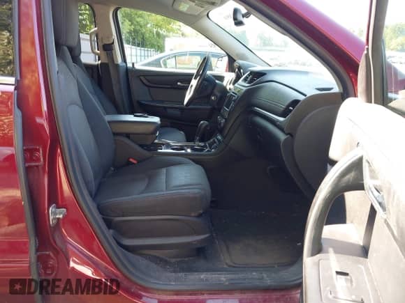 2016 Chevrolet Traverse LT z VIN 1GNKVHKD1GJ268379, wystawiony jako IAAI lot #43120510 z przebiegiem 129 274 mil mil oraz . Historia ofert i sprzedaży dostępna na DreamBid. Obrazek 5.