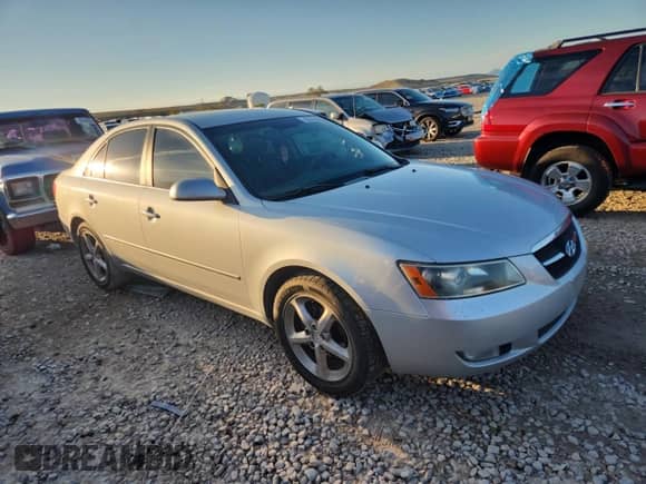 2008 Hyundai Sonata SE z VIN 5NPEU46C68H315709, wystawiony jako Copart lot #87265995 z przebiegiem 184 847 mil mil oraz Szkoda całkowita • Salvage title. Historia ofert i sprzedaży dostępna na DreamBid. Obrazek 4.