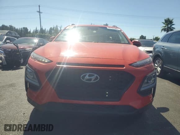 ✅ 2020 Hyundai Kona SEL • VIN: KM8K2CAA9LU553363 • Lot: 70786305. Wystawiony na Copart z przebiegiem 44 840 mil. Bezpłatny archiwum sprzedaży aukcyjnych z USA i szczegółowy raport historii pojazdu na DreamBid. Zdjęcie 5.