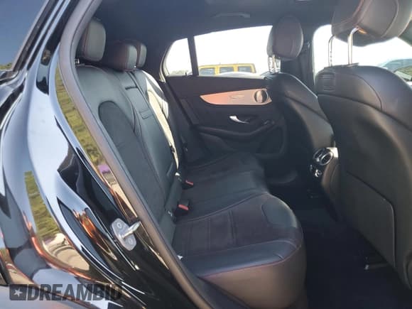 ✅ 2019 Mercedes-Benz GLC 43 AMG • VIN: WDC0J6EB4KF599814 • Лот: 85552455. Опубликован ранее на Copart с пробегом Не указан. Бесплатный доступ к архиву аукционных продаж из США и подробный отчёт об истории автомобиля на DreamBid. Изображение 10.