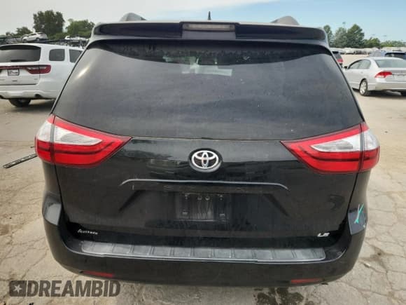 ✅ 2019 Toyota Sienna LE • VIN: 5TDKZ3DC4KS015900 • Lot: 81208965. Wystawiony na Copart z przebiegiem 99 495 mil. Bezpłatny archiwum sprzedaży aukcyjnych z USA i szczegółowy raport historii pojazdu na DreamBid. Zdjęcie 6.