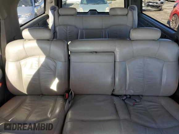 2001 Chevrolet Suburban LT с VIN 3GNFK16T41G247375, выставлен на аукционе Copart как лот 79887714 с пробегом 259 920 миль миль и Списание • Salvage title. История ставок и продаж доступна на DreamBid. Изображение 10.