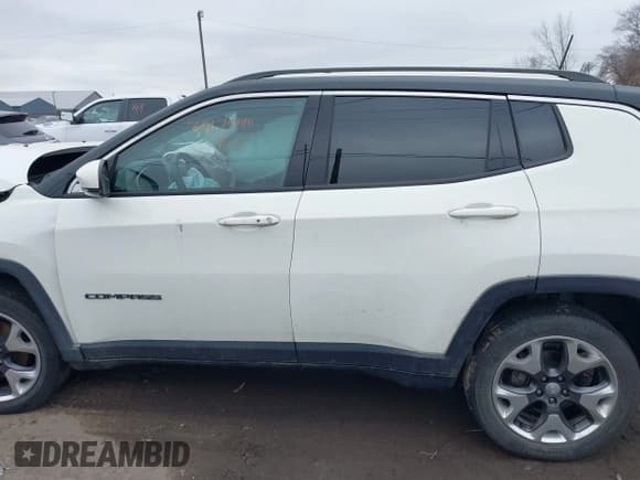 ✅ 2020 Jeep Compass Limited • VIN: 3C4NJDCB8LT209405 • Lot: 38675190. Wystawiony na IAAI z przebiegiem 53 381 mil. Bezpłatny archiwum sprzedaży aukcyjnych z USA i szczegółowy raport historii pojazdu na DreamBid. Zdjęcie 14.