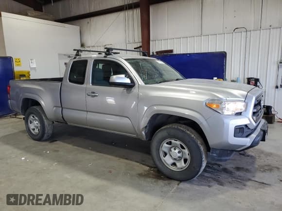 ✅ 2017 Toyota Tacoma SR • VIN: 5TFSX5EN3HX054305 • Лот: 64782855. Опубликован ранее на Copart с пробегом 130 145 миль. Бесплатный доступ к архиву аукционных продаж из США и подробный отчёт об истории автомобиля на DreamBid. Изображение 4.