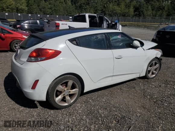 2014 Hyundai Veloster with VIN KMHTC6AD7EU216318, listed as a Copart auction lot 85651955 with Not provided miles and Salvage title. Bid and sale history available at DreamBid. Image 3.