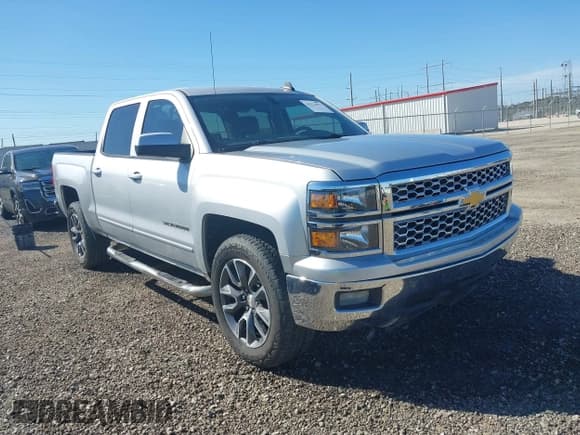 ✅ 2015 Chevrolet Silverado 1500 LT • VIN: 3GCPCREC4FG223868 • Лот: 43523812. Опубликован ранее на IAAI с пробегом 144 287 миль. Бесплатный доступ к архиву аукционных продаж из США и подробный отчёт об истории автомобиля на DreamBid. Изображение 1.