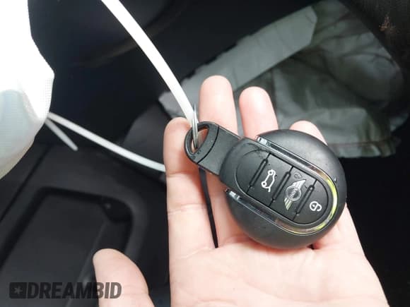 ✅ 2018 MINI Countryman Cooper S • VIN: WMZYT5C36J3D81952 • Lot: 43445438. Wystawiony na IAAI z przebiegiem 64 702 mil. Bezpłatny archiwum sprzedaży aukcyjnych z USA i szczegółowy raport historii pojazdu na DreamBid. Zdjęcie 11.