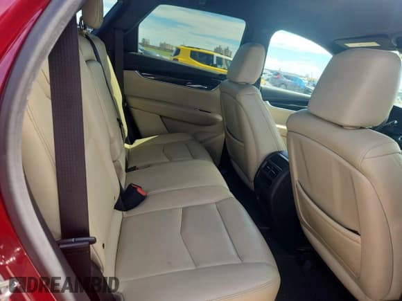 ✅ 2017 Cadillac XT5 FWD • VIN: 1GYKNARS7HZ268436 • Лот: 85517165. Опубликован ранее на Copart с пробегом 90 279 миль. Бесплатный доступ к архиву аукционных продаж из США и подробный отчёт об истории автомобиля на DreamBid. Изображение 11.