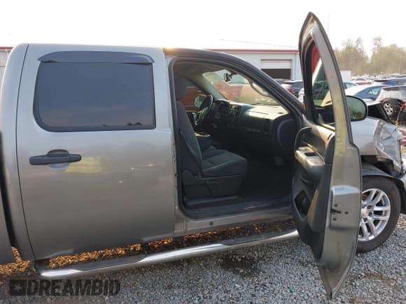 ✅ 2007 Chevrolet Silverado 1500 1LT • VIN: 2GCEK13M771624915 • Lot: 43140224. Listed on IAAI with 234,086 mi. Free auction sales archive from the USA and detailed vehicle history report at DreamBid. Image 5.