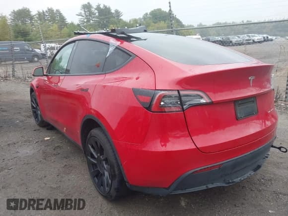 ✅ 2023 Tesla Model Y Long Range • VIN: 7SAYGAEE5PF685474 • Lot: 40348773. Wystawiony na IAAI z przebiegiem 26 605 mil. Bezpłatny archiwum sprzedaży aukcyjnych z USA i szczegółowy raport historii pojazdu na DreamBid. Zdjęcie 14.