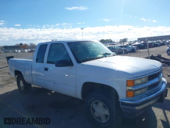 ✅ 1996 Chevrolet Silverado 1500 • VIN: 1GCEK19R2TE124012 • Лот: 43719215. Опубликован ранее на IAAI с пробегом 224 893 миль. Бесплатный доступ к архиву аукционных продаж из США и подробный отчёт об истории автомобиля на DreamBid. Изображение 1.