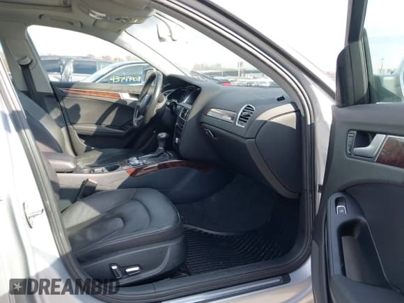 ✅ 2014 Audi A4 Premium • VIN: WAUBFAFLXEN008533 • Лот: 43762626. Опубликован ранее на IAAI с пробегом 114 712 миль. Бесплатный доступ к архиву аукционных продаж из США и подробный отчёт об истории автомобиля на DreamBid. Изображение 5.