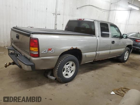 ✅ 2001 Chevrolet Silverado 1500 LS • VIN: 2GCEK19V111395915 • Лот: 82800224. Опубликован ранее на Copart с пробегом 236 175 миль. Бесплатный доступ к архиву аукционных продаж из США и подробный отчёт об истории автомобиля на DreamBid. Изображение 3.