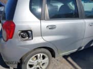 ✅ 2009 Chevrolet Aveo 1LT • VIN: KL1TD66E39B670755 • Lot: 41617362. Wystawiony na IAAI z przebiegiem 179 075 mil. Bezpłatny archiwum sprzedaży aukcyjnych z USA i szczegółowy raport historii pojazdu na DreamBid. Zdjęcie 13.