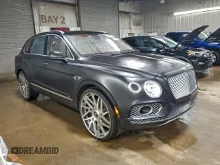 ✅ 2017 Bentley Bentayga W12 • VIN: SJAAC2ZV9HC012682 • Lot: 94182215. Wystawiony na Copart z przebiegiem 78 170 mil. Bezpłatny archiwum sprzedaży aukcyjnych z USA i szczegółowy raport historii pojazdu na DreamBid. Zdjęcie 4.