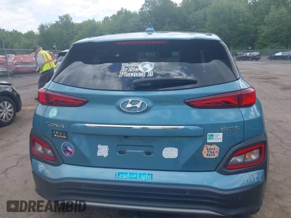 2019 Hyundai Kona Ultimate z VIN KM8K53AG3KU053628, wystawiony jako IAAI lot #42543198 z przebiegiem 28 815 mil mil oraz . Historia ofert i sprzedaży dostępna na DreamBid. Obrazek 17.