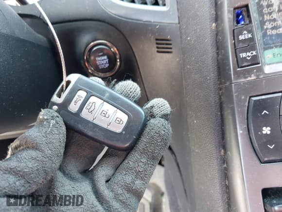 ✅ 2012 Hyundai Genesis Coupe Grand Touring • VIN: KMHHU6KH1CU074310 • Lot: 42130450. Wystawiony na IAAI z przebiegiem 176 246 mil. Bezpłatny archiwum sprzedaży aukcyjnych z USA i szczegółowy raport historii pojazdu na DreamBid. Zdjęcie 11.