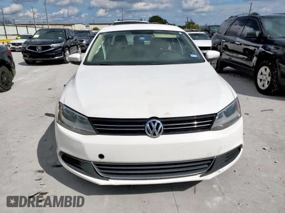 ✅ 2013 Volkswagen Jetta SE • VIN: 3VWBX7AJ8DM430329 • Lot: 81820365. Listed on Copart with 125,159 mi. Free auction sales archive from the USA and detailed vehicle history report at DreamBid. Image 5.