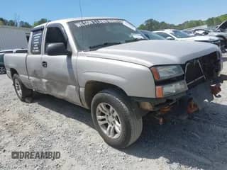 2004 Chevrolet Silverado 1500 LS with VIN 2GCEC19V241308332, listed as a IAAI auction lot 42032088 with 289,959 mi miles and . Bid and sale history available at DreamBid. Image 1.