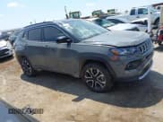 ✅ 2023 Jeep Compass (RED) Edition • VIN: 3C4NJDCNXPT542382 • Lot: 43197700. Wystawiony na IAAI z przebiegiem 48 906 mil. Bezpłatny archiwum sprzedaży aukcyjnych z USA i szczegółowy raport historii pojazdu na DreamBid. Zdjęcie 13.