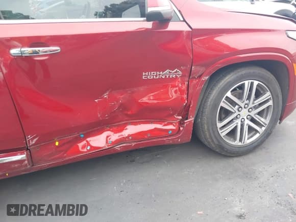 ✅ 2023 Chevrolet Traverse High Country • VIN: 1GNEVNKW9PJ242335 • Lot: 42415467. Wystawiony na IAAI z przebiegiem 25 855 mil. Bezpłatny archiwum sprzedaży aukcyjnych z USA i szczegółowy raport historii pojazdu na DreamBid. Zdjęcie 18.