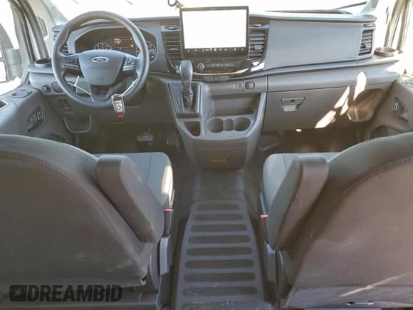 ✅ 2024 Ford Transit Passenger XLT • VIN: 1FBAX2Y83RKA45817 • Lot: 94558515. Listed on Copart with 17,550 mi. Free auction sales archive from the USA and detailed vehicle history report at DreamBid. Image 8.