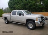 ✅ 2007 Chevrolet Silverado 2500HD 2LT • VIN: 1GCHK23607F556728 • Лот: 71477675. Опубликован ранее на Copart с пробегом 116 177 миль. Бесплатный доступ к архиву аукционных продаж из США и подробный отчёт об истории автомобиля на DreamBid. Изображение 1.