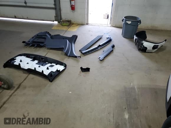 ✅ 2025 GMC Acadia AWD Elevation • VIN: 1GKENNRS0SJ243527 • Лот: 80530105. Опубликован ранее на Copart с пробегом 4 391 миль. Бесплатный доступ к архиву аукционных продаж из США и подробный отчёт об истории автомобиля на DreamBid. Изображение 13.