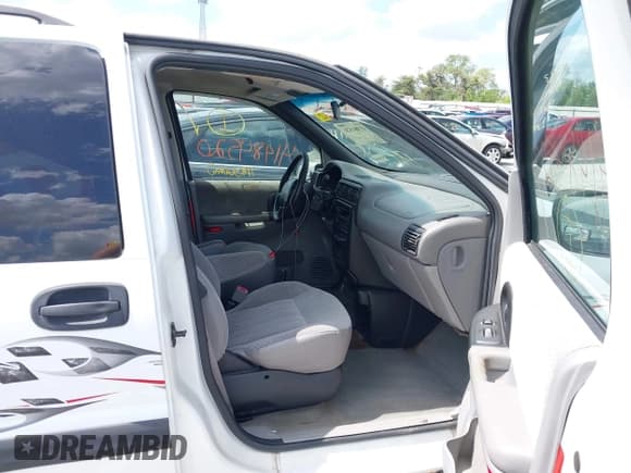 ✅ 2000 Chevrolet Venture Plus 1SB • VIN: 1GNDU03E2YD128832 • Lot: 41984520. Listed on IAAI with Not provided. Free auction sales archive from the USA and detailed vehicle history report at DreamBid. Image 5.