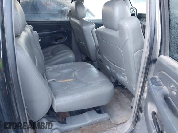 ✅ 2003 Chevrolet Suburban LS • VIN: 3GNFK16Z23G331959 • Лот: 41328080. Опубликован ранее на IAAI с пробегом 216 409 миль. Бесплатный доступ к архиву аукционных продаж из США и подробный отчёт об истории автомобиля на DreamBid. Изображение 8.