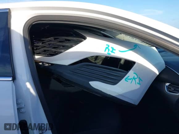 2020 Chevrolet Malibu LT with VIN 1G1ZD5ST8LF066550, listed as a IAAI auction lot 40651818 with Not provided miles and . Bid and sale history available at DreamBid. Image 12.