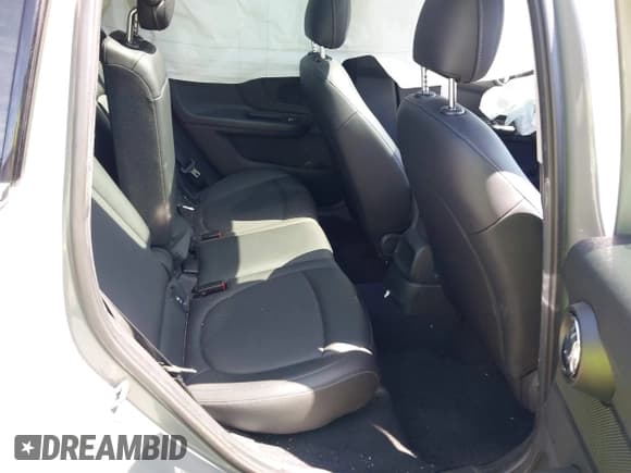 ✅ 2019 MINI Countryman Cooper • VIN: WMZYS7C57K3F45677 • Lot: 42560469. Listed on IAAI with 73,925 mi. Free auction sales archive from the USA and detailed vehicle history report at DreamBid. Image 8.