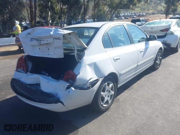 ✅ 2005 Hyundai Elantra GLS • VIN: KMHDN46D75U170484 • Lot: 41750031. Wystawiony na IAAI z przebiegiem 149 916 mil. Bezpłatny archiwum sprzedaży aukcyjnych z USA i szczegółowy raport historii pojazdu na DreamBid. Zdjęcie 4.