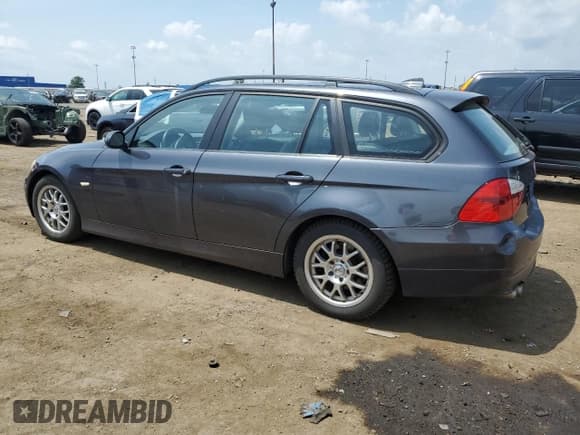 ✅ 2007 BMW 3 Series 328i • VIN: WBAVS13587FX15951 • Lot: 61457175. Wystawiony na Copart z przebiegiem 153 167 mil. Bezpłatny archiwum sprzedaży aukcyjnych z USA i szczegółowy raport historii pojazdu na DreamBid. Zdjęcie 2.