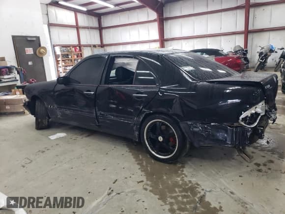 ✅ 1999 Mercedes-Benz E 320 • VIN: WDBJF82H7XX023926 • Лот: 86215615. Опубликован ранее на Copart с пробегом Не указан. Бесплатный доступ к архиву аукционных продаж из США и подробный отчёт об истории автомобиля на DreamBid. Изображение 2.